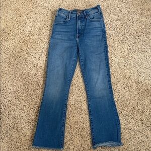 MOTHER Mid-Wash Blue The Hustler ankle fray Jeans. Size 25